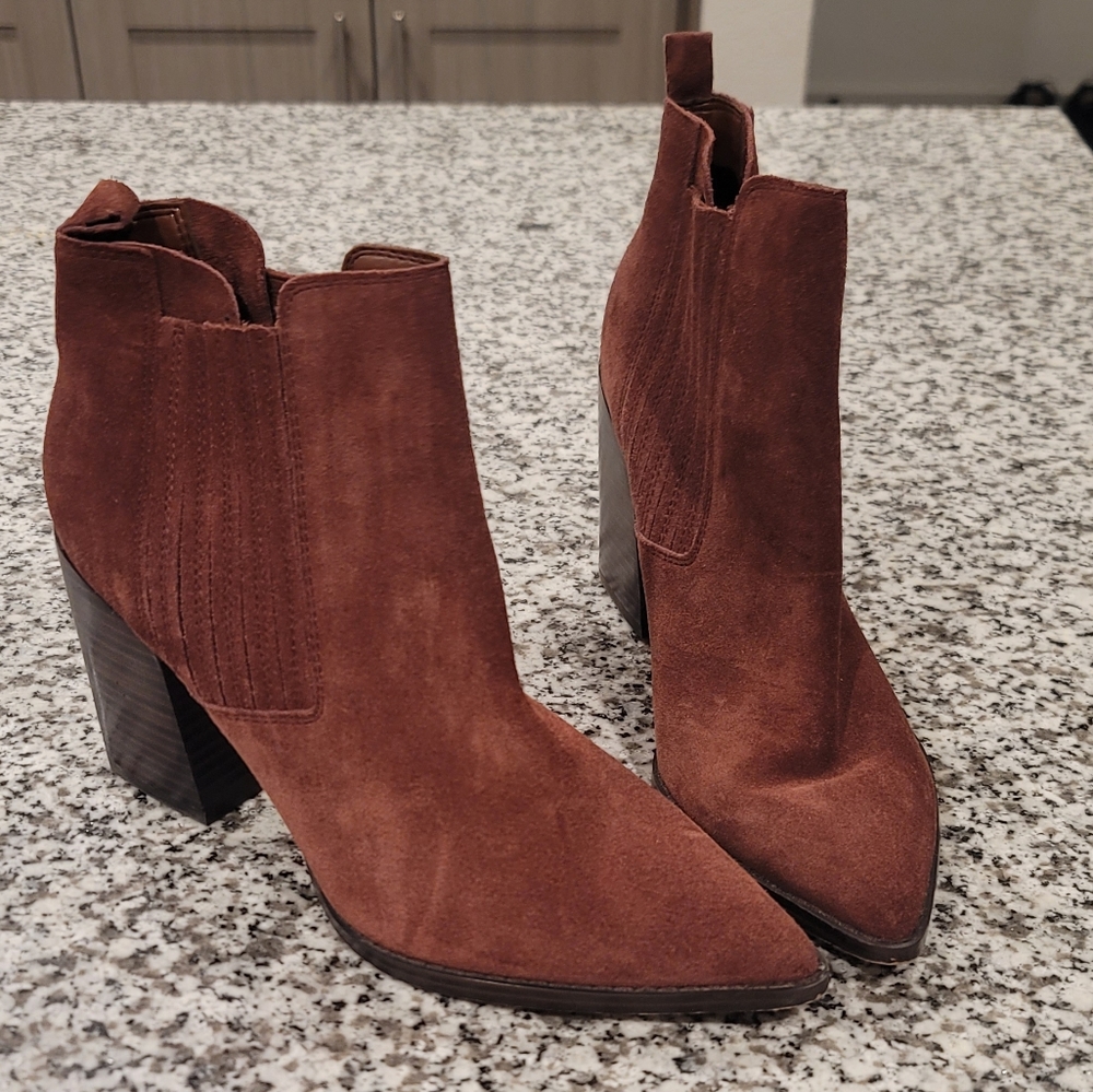 Nine West Suede Bootie w/ free 6pc matte Lipstick Set